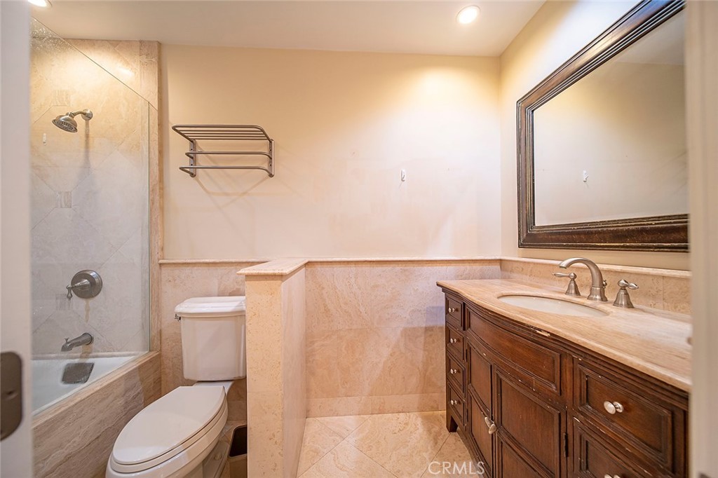 22707 Mountain Laurel Way