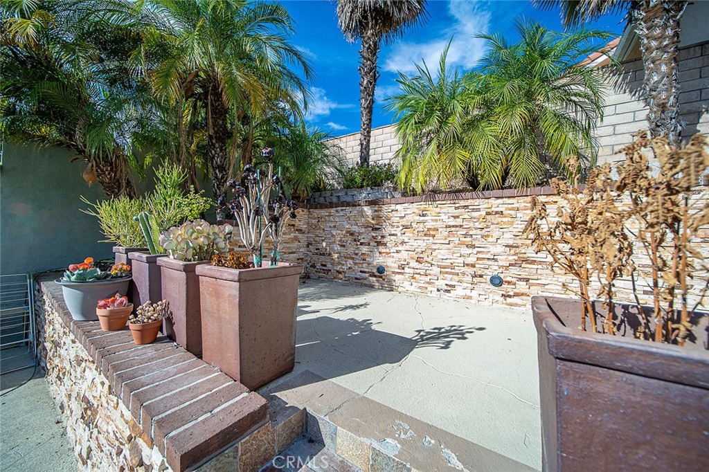 22707 Mountain Laurel Way