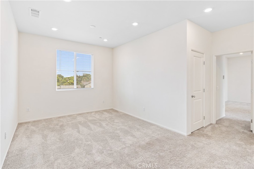 1019 Hudson Lane