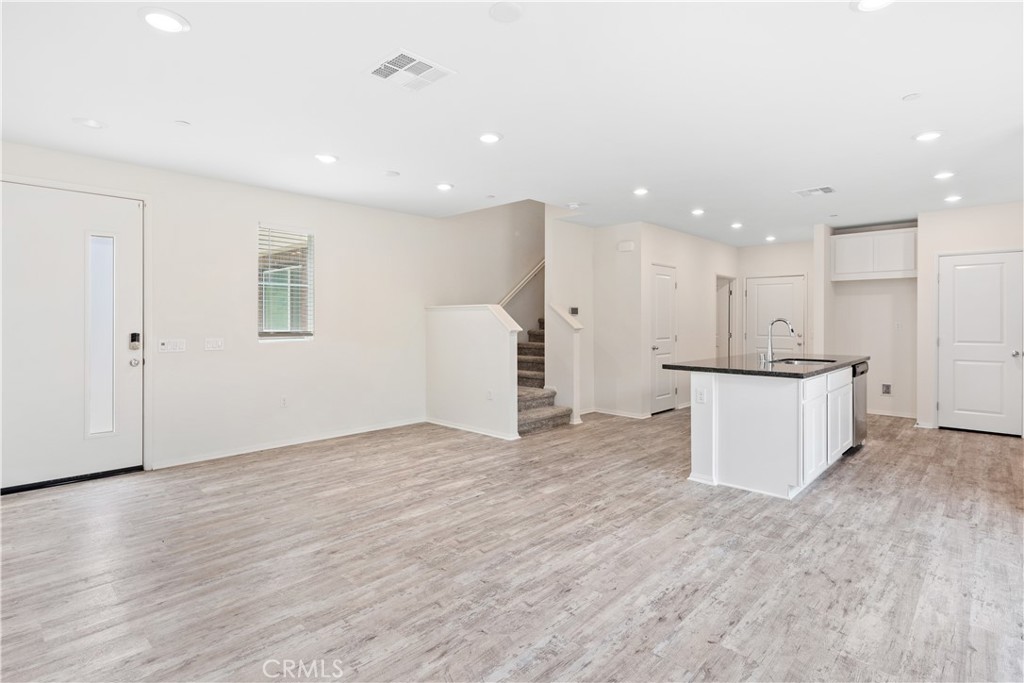 1019 Hudson Lane