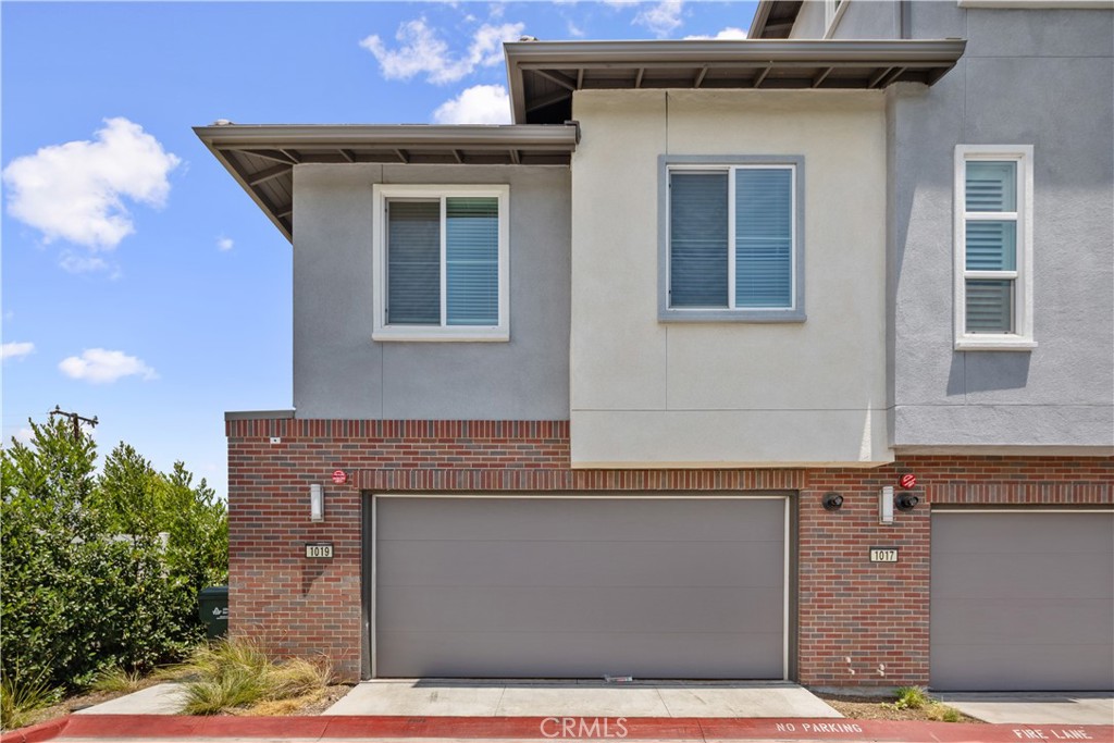 1019 Hudson Lane