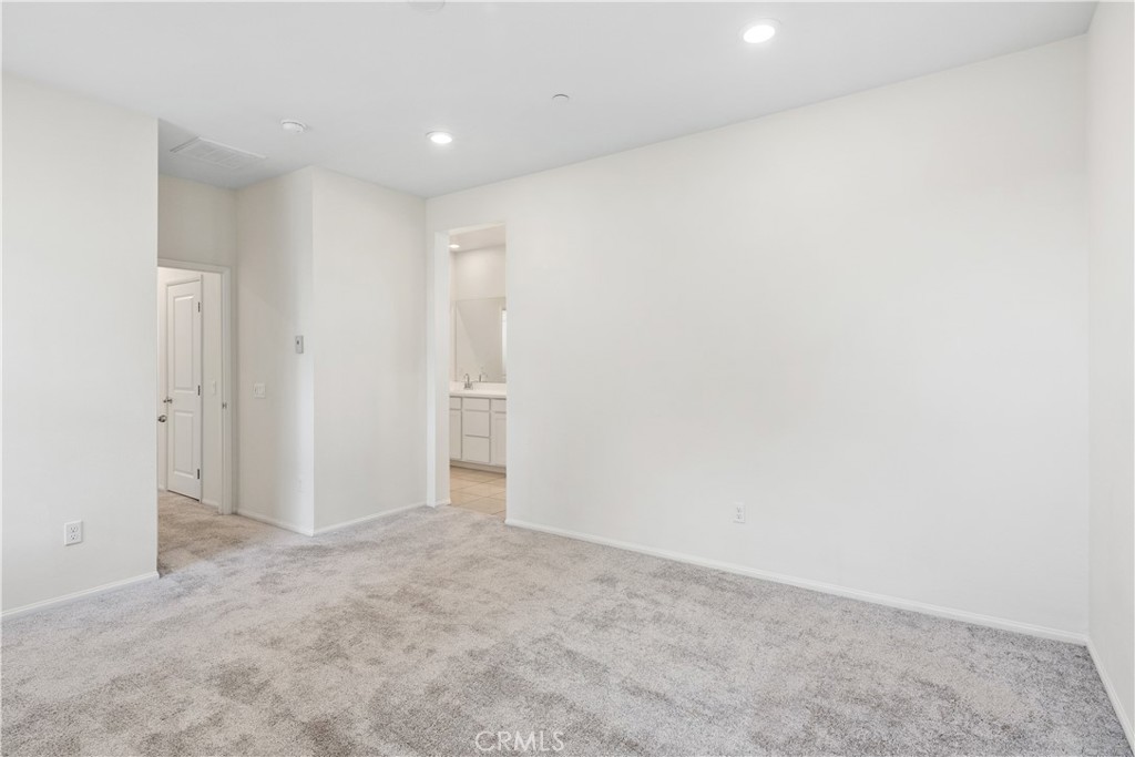 1019 Hudson Lane