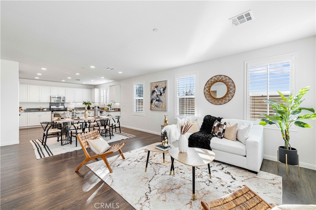 4004 S Cloverdale Way