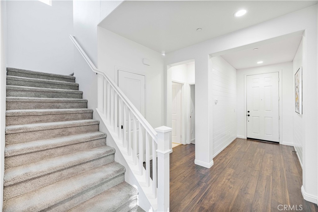 4004 S Cloverdale Way