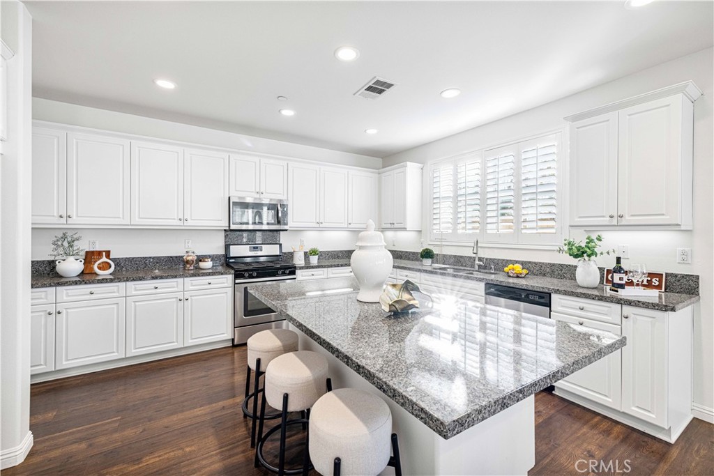 4004 S Cloverdale Way