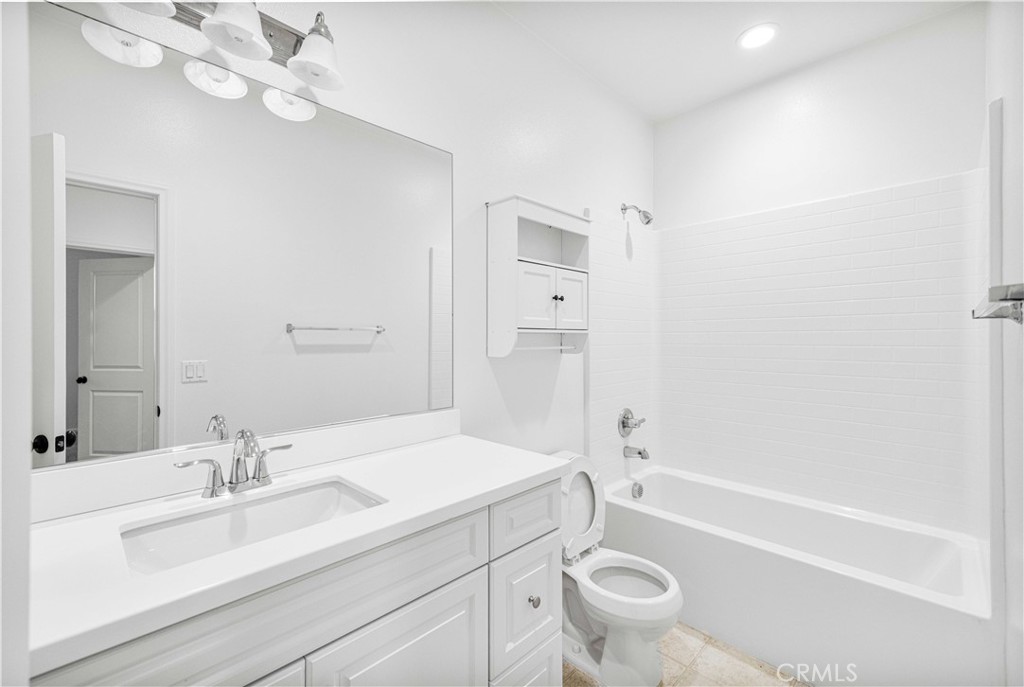 4004 S Cloverdale Way