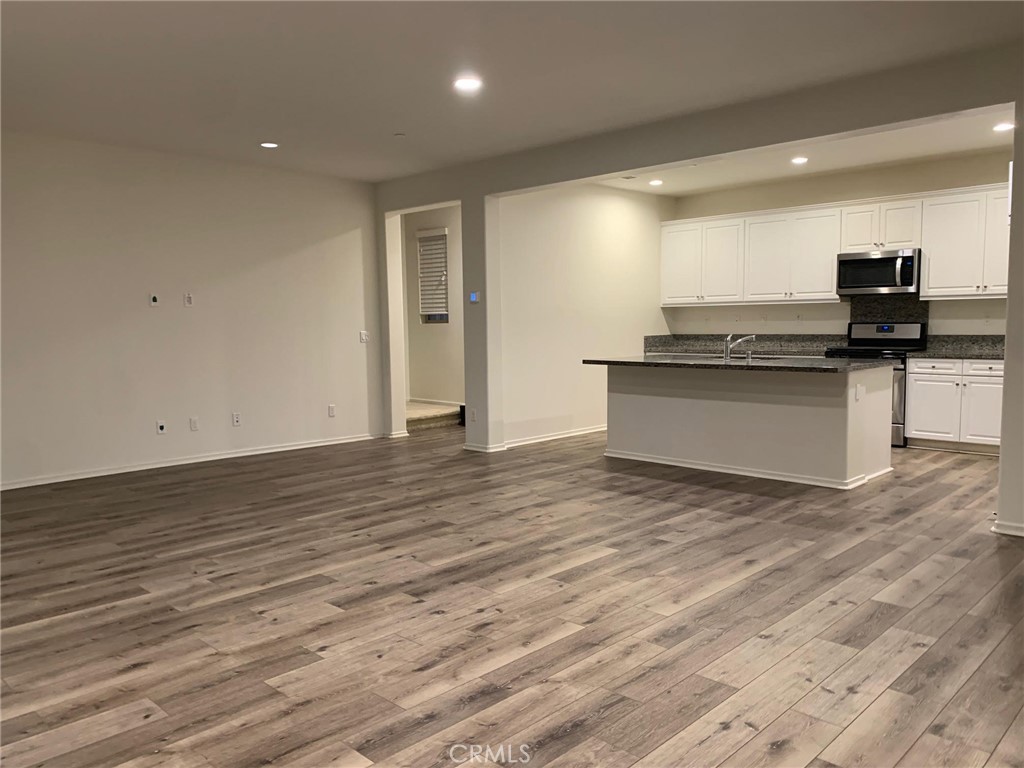 3265 E Mayacama Way