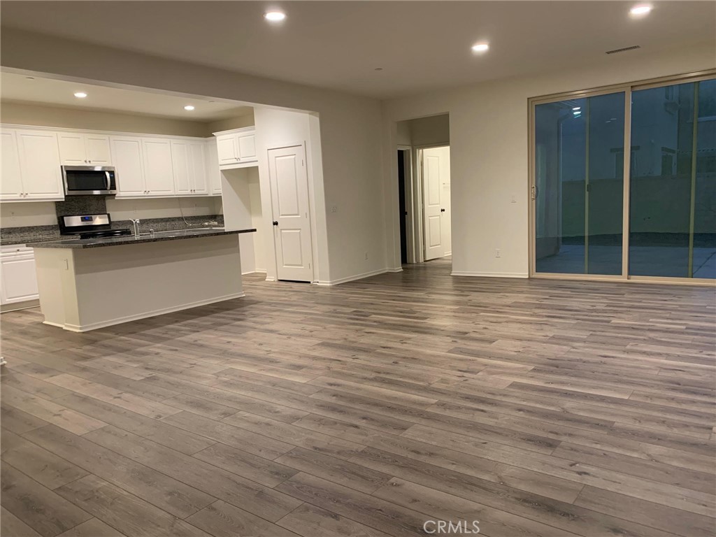 3265 E Mayacama Way