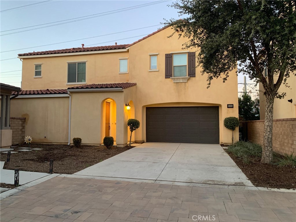 3265 E Mayacama Way