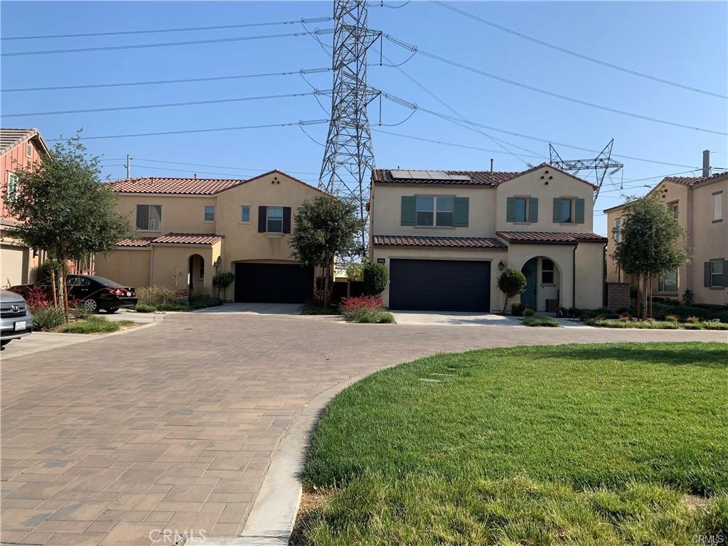3265 E Mayacama Way