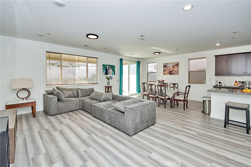 11839 E Crescent Street