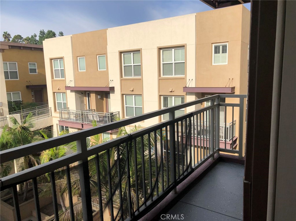 83 E COMMONWEALTH Ave PHB