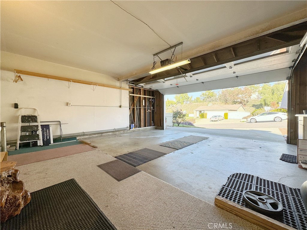 865 Featherwood Drive