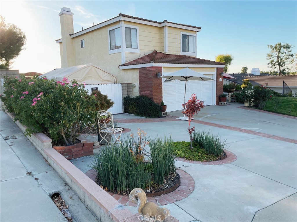 865 Featherwood Drive