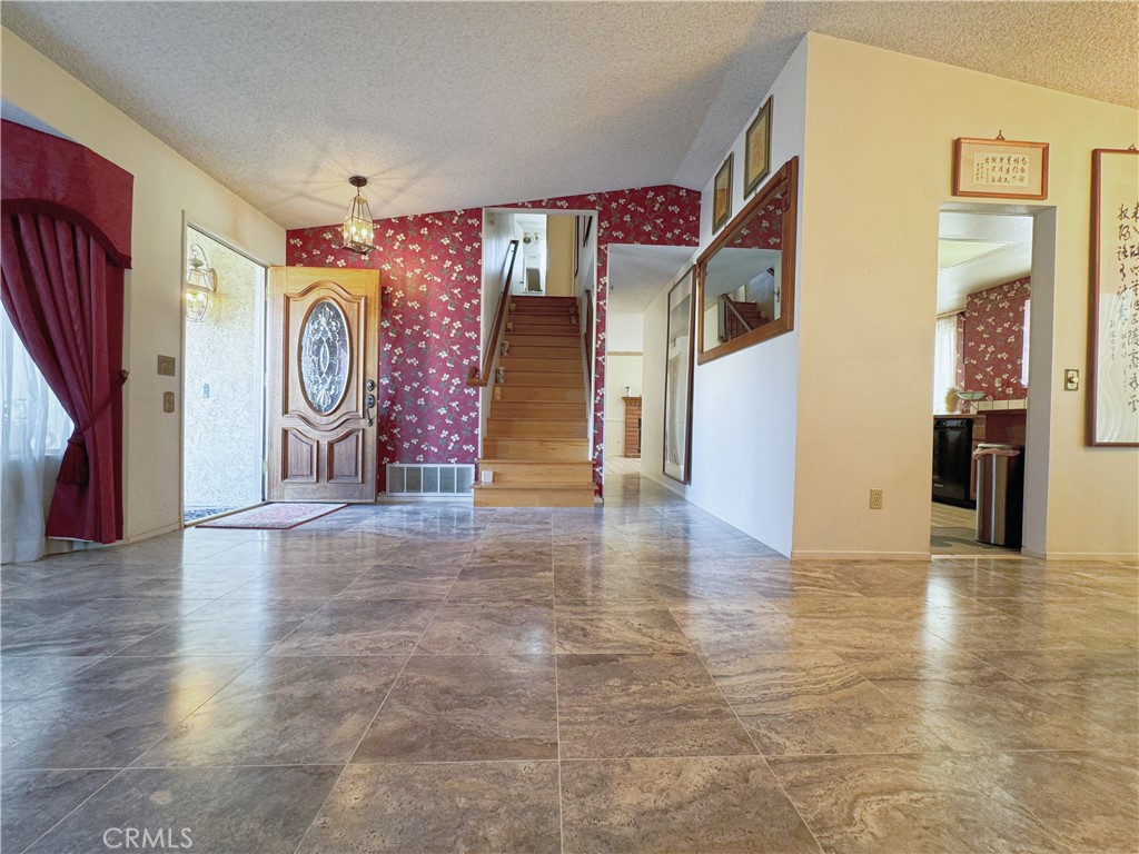 865 Featherwood Drive