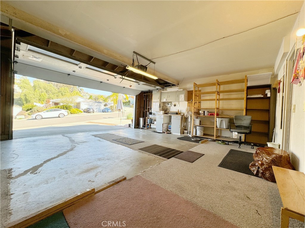 865 Featherwood Drive