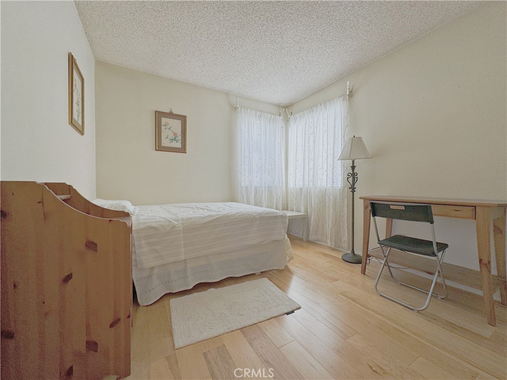 865 Featherwood Drive