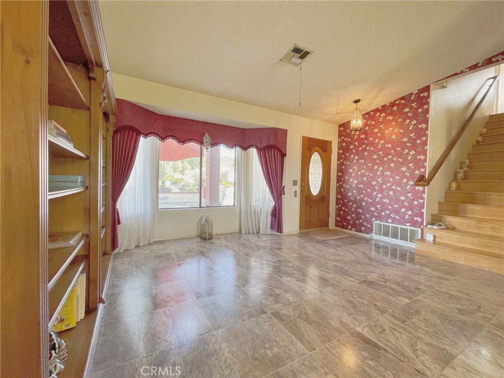 865 Featherwood Drive