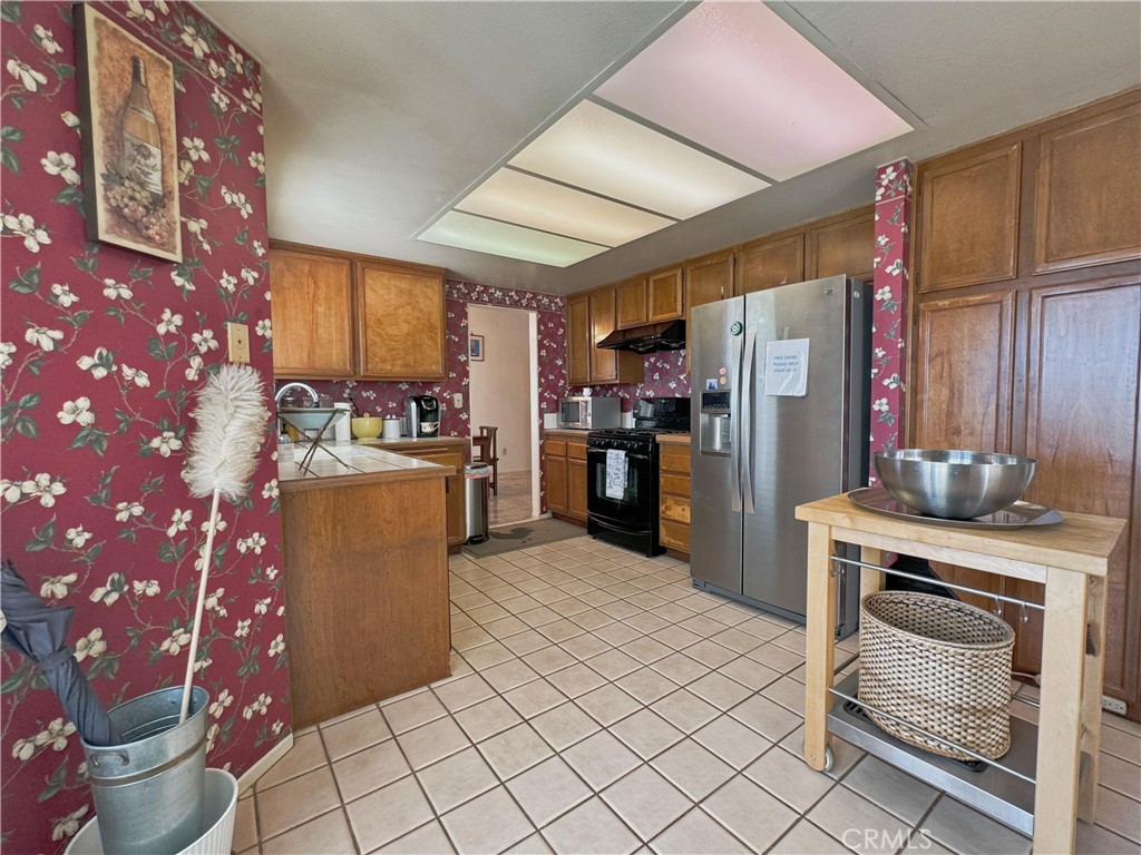 865 Featherwood Drive