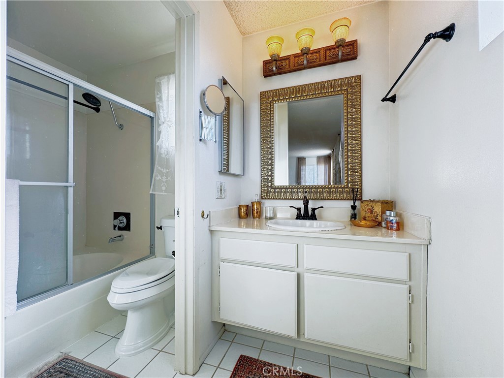 865 Featherwood Drive