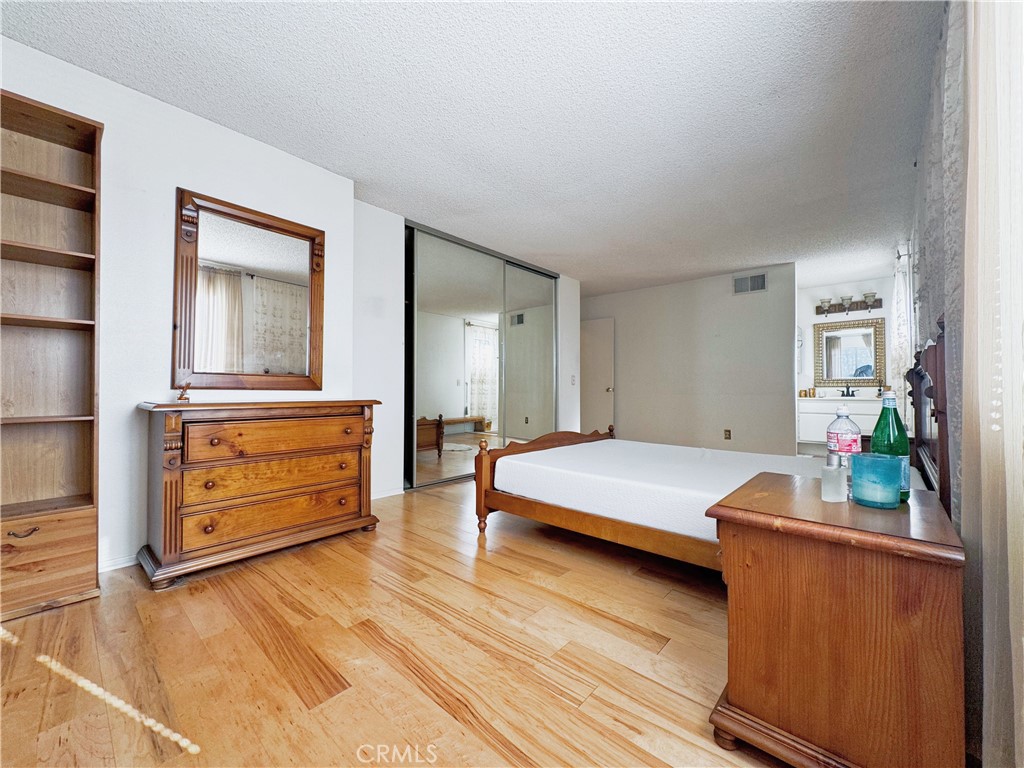 865 Featherwood Drive