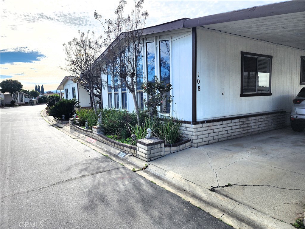 21217 E Washington 108
