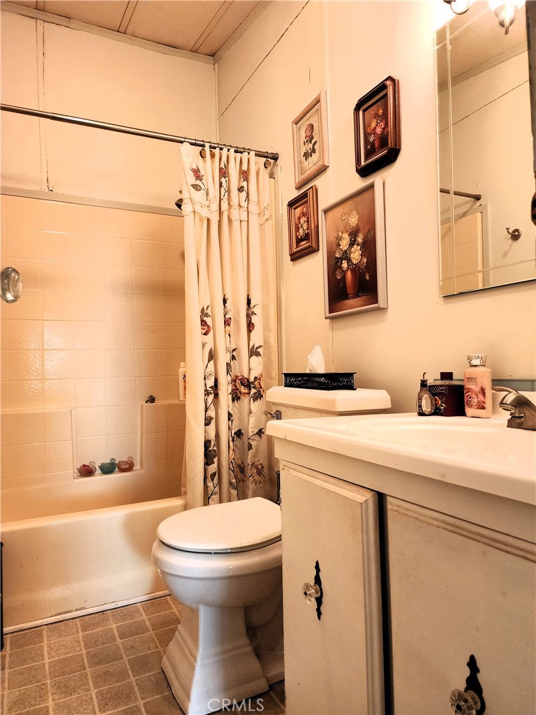 21217 E Washington 108