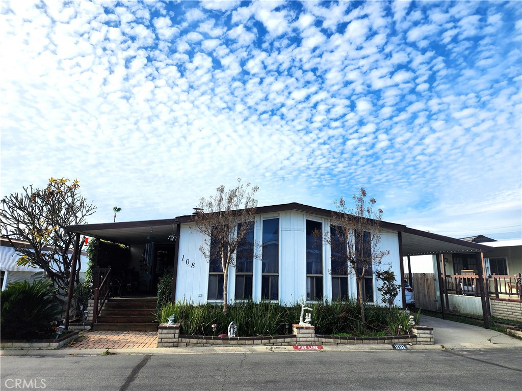 21217 E Washington 108