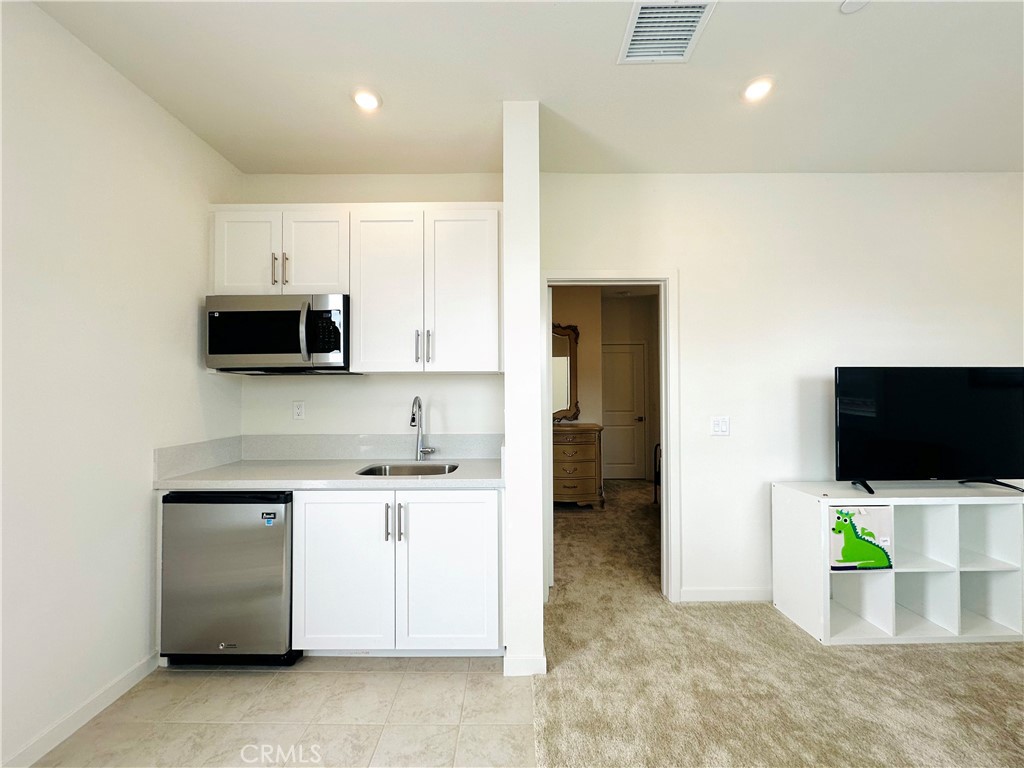 15658 Caterpillar Drive