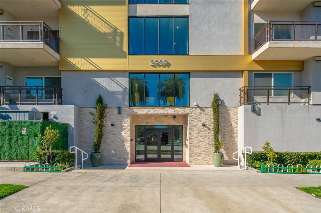 2939 Leeward Avenue 605