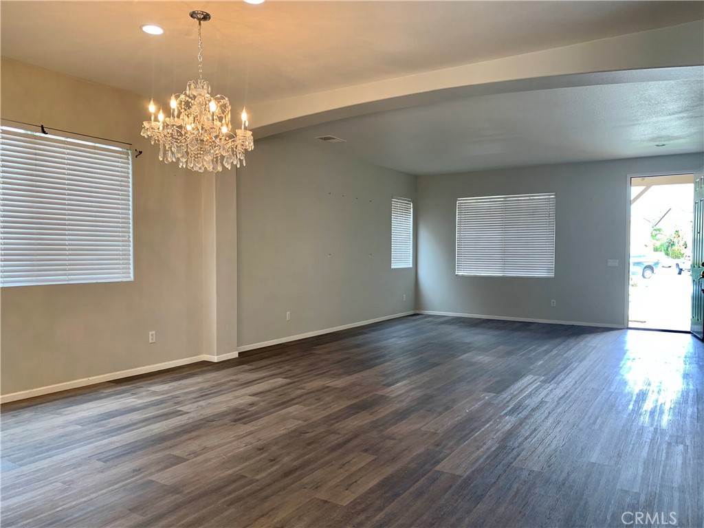 11935 Silver Loop