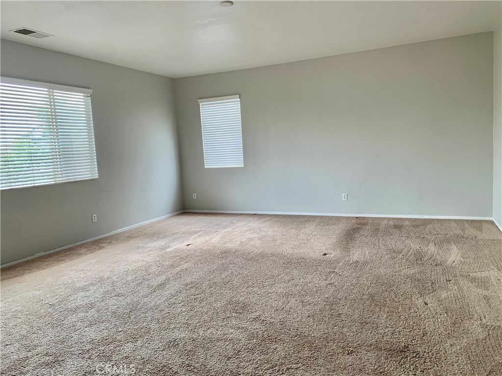 11935 Silver Loop