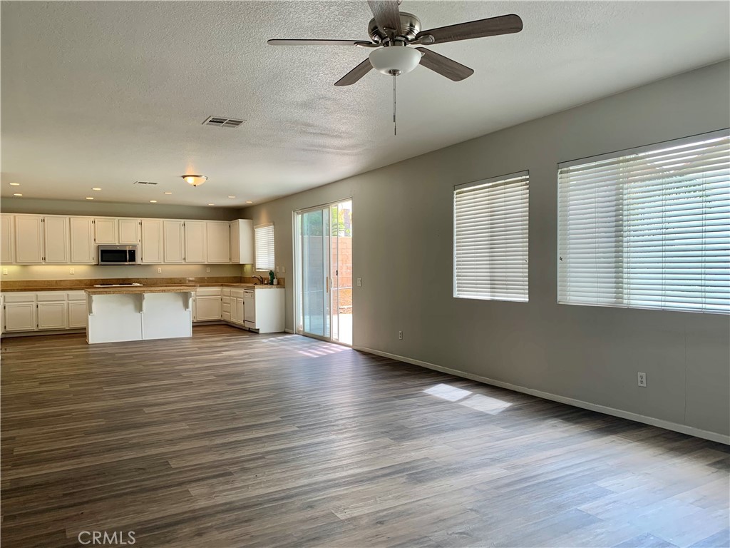 11935 Silver Loop