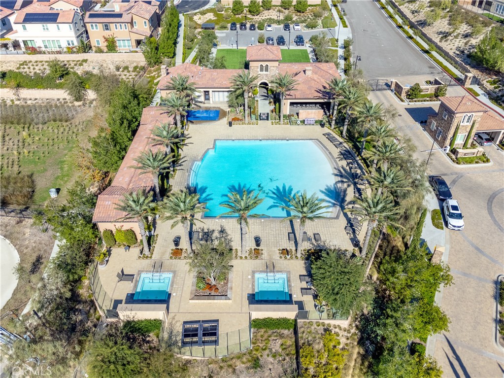 20746 W Bur Oak Circle