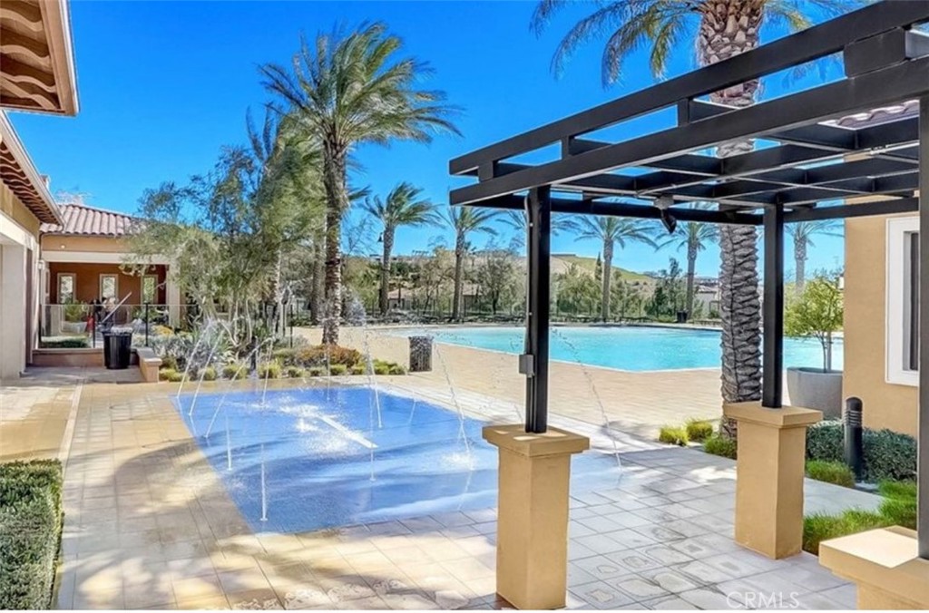 20746 W Bur Oak Circle