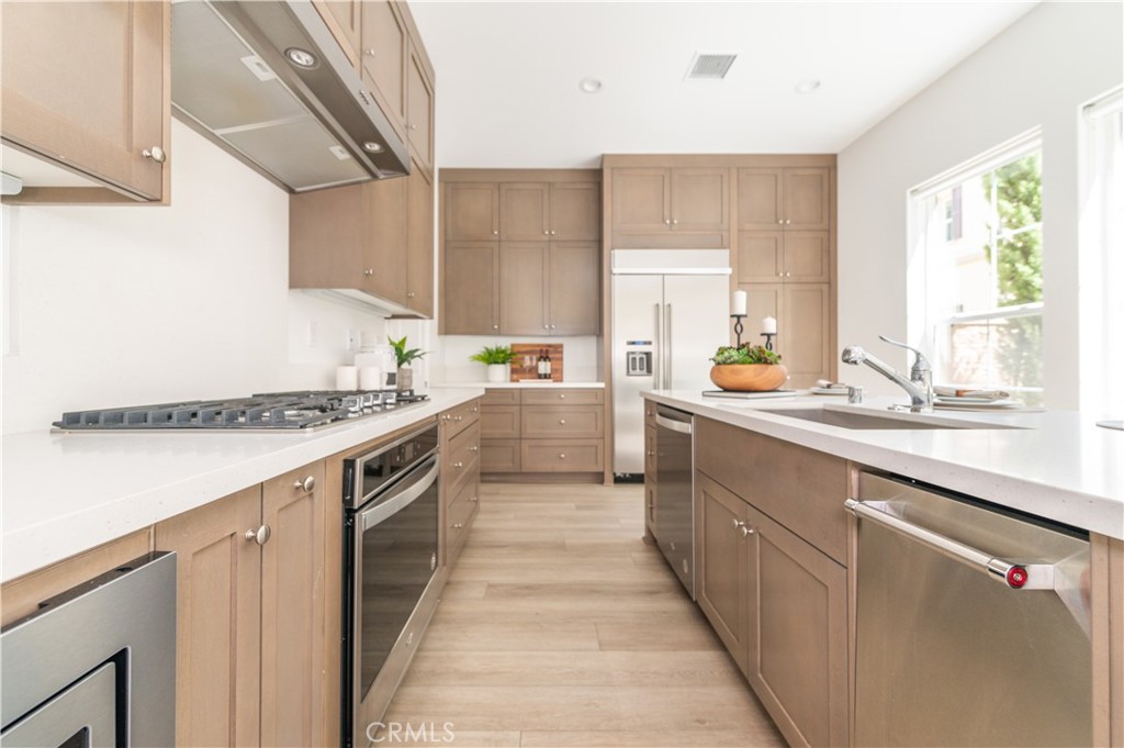 20746 W Bur Oak Circle