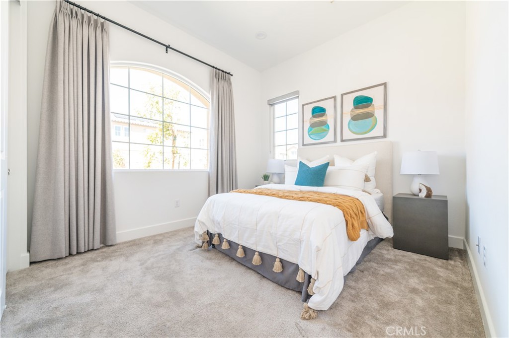 20746 W Bur Oak Circle