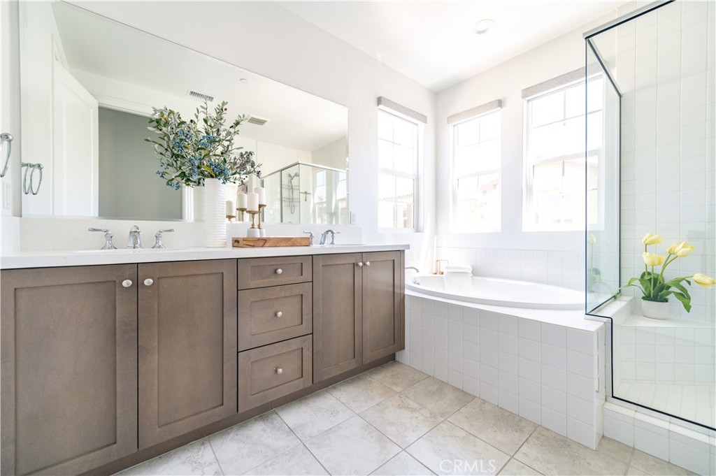 20746 W Bur Oak Circle