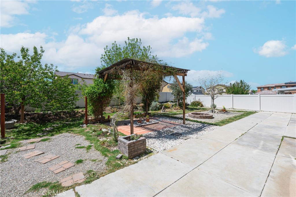 13070 Holmwood Ct