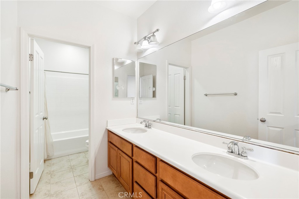 13070 Holmwood Ct