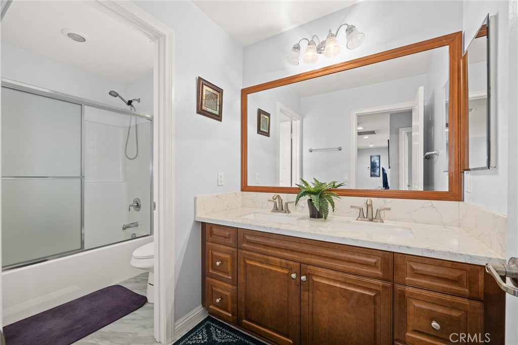 6530 Vanderbilt Street