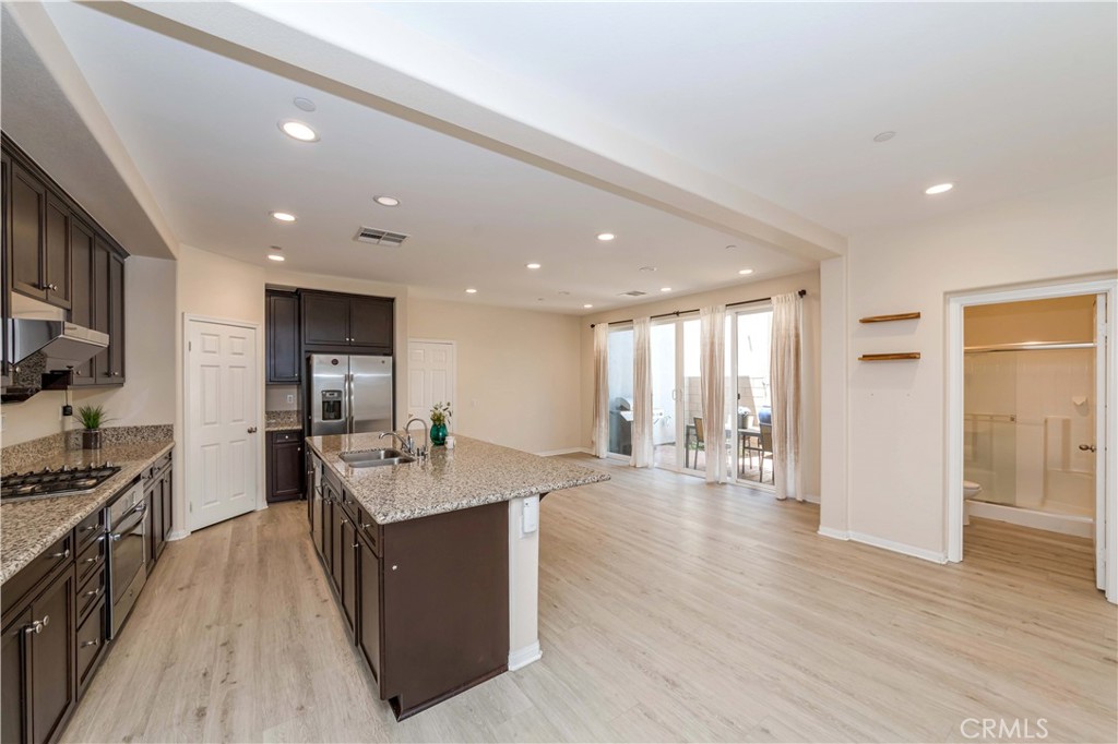 6949 Riverside Drive