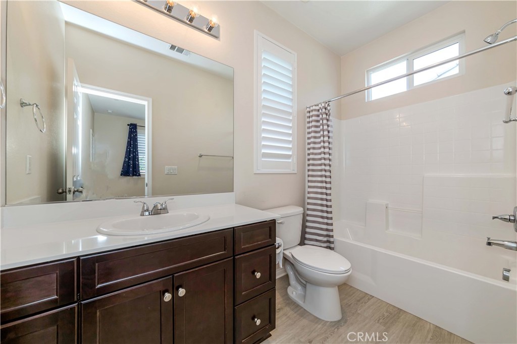 6949 Riverside Drive