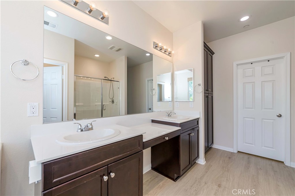 6949 Riverside Drive