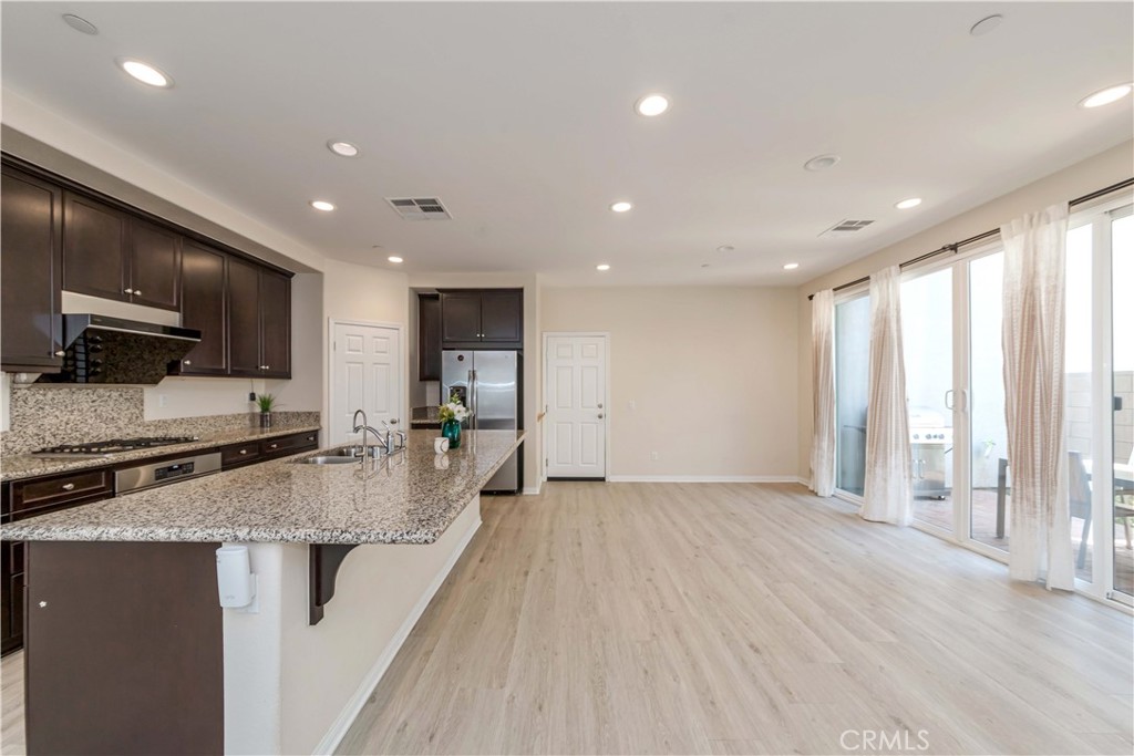 6949 Riverside Drive