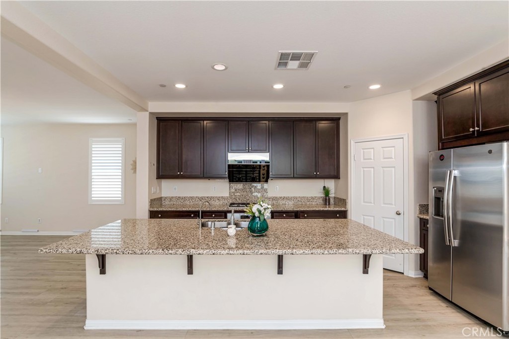 6949 Riverside Drive