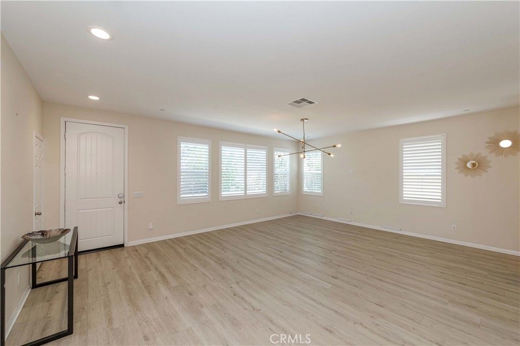 6949 Riverside Drive