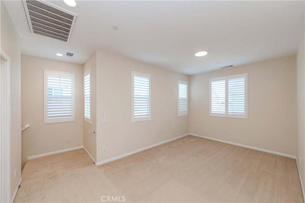 6949 Riverside Drive