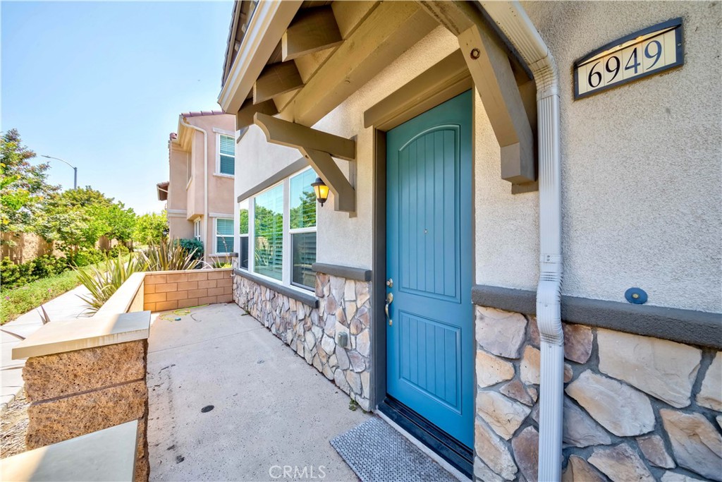 6949 Riverside Drive