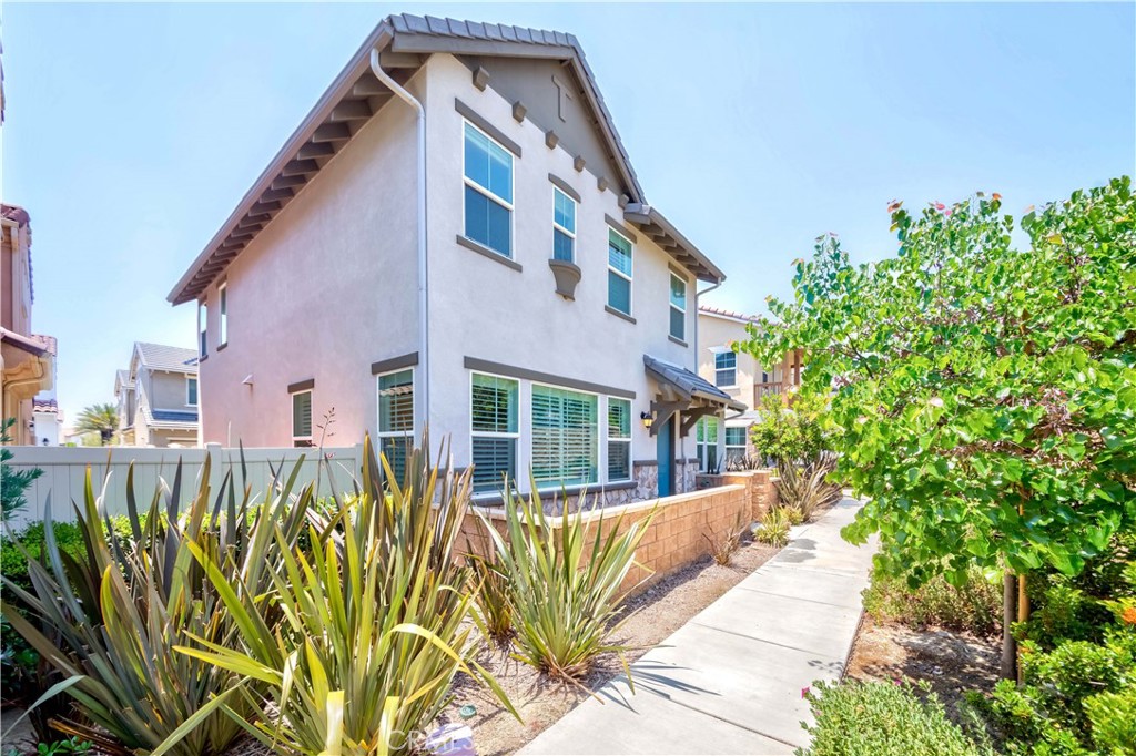 6949 Riverside Drive